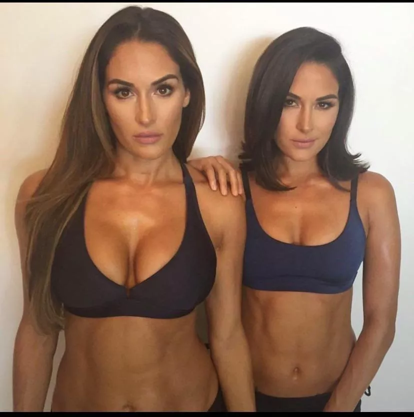 She knows  posted by Flimsy-Aardvark13