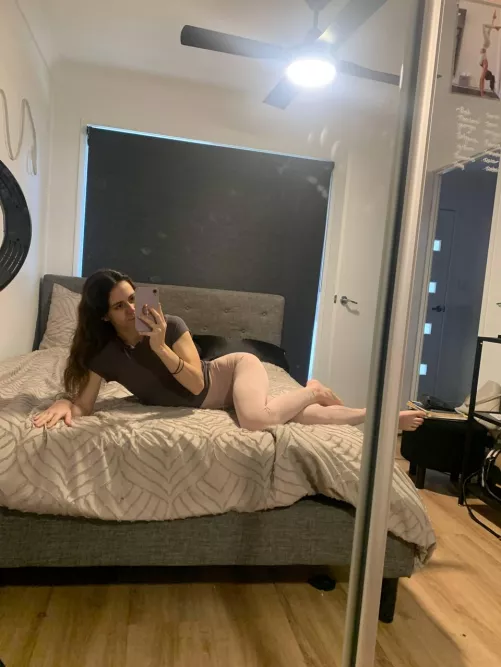 Small girls love to get naked by tigeressmonroe