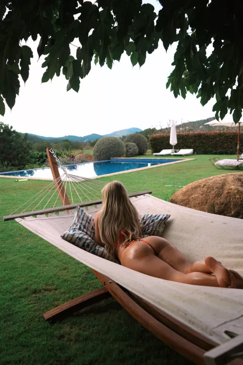 Tan O`clock by freshlydea