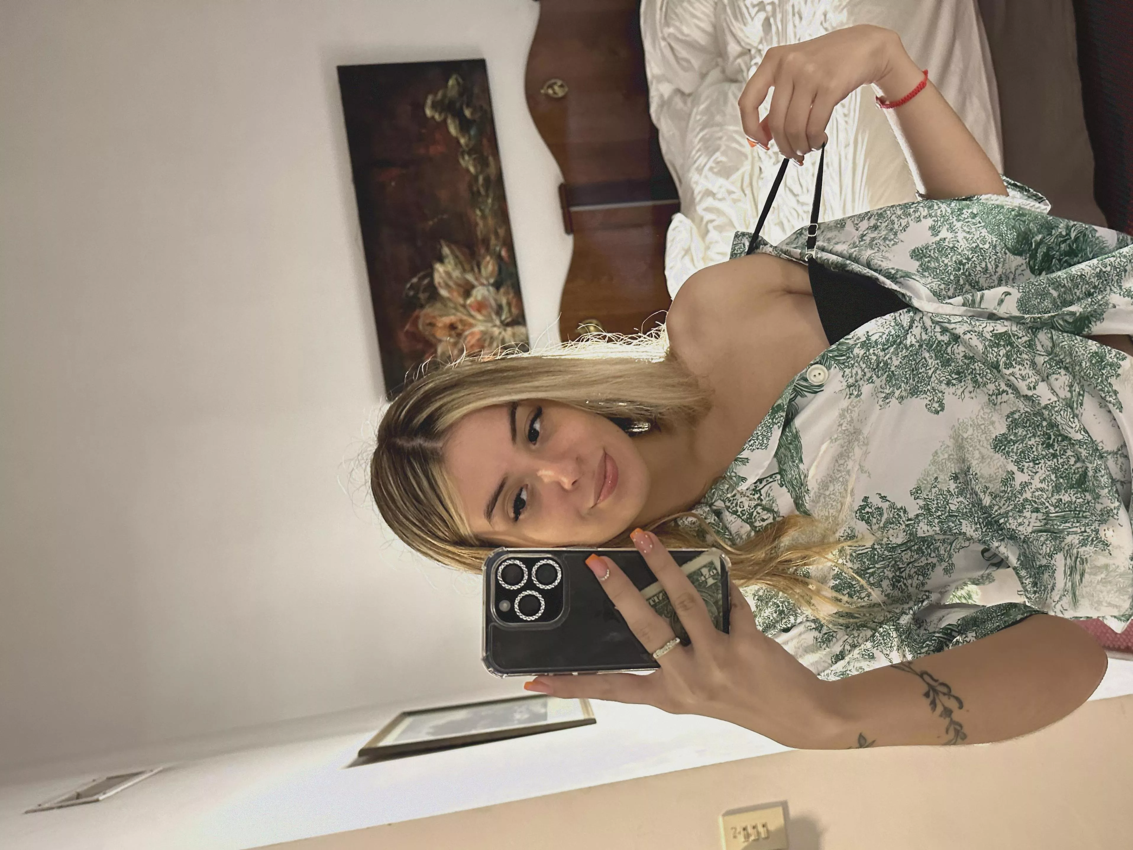 Want to explore my naughty side? posted by Sub2Dopples