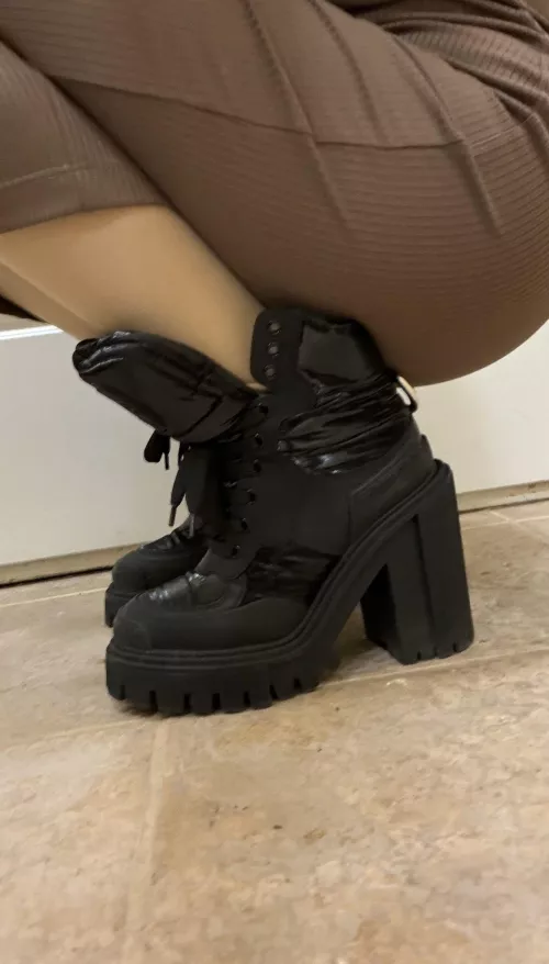 When a woman in boots walks in, everyone knows they're in for a wild night. by adlenaline_