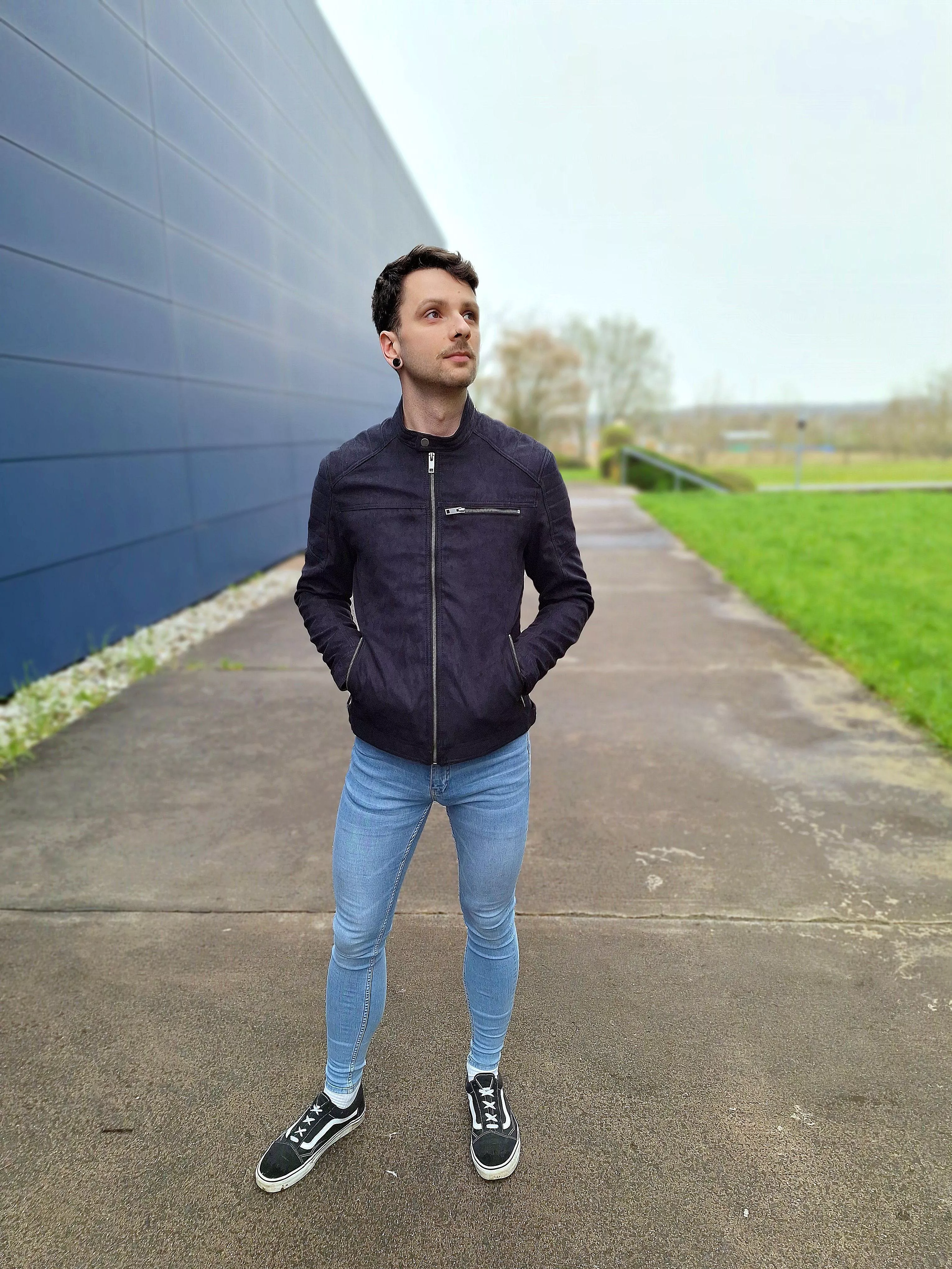 Wondering if my jeans are too tight? Share your thoughts! posted by Kironos