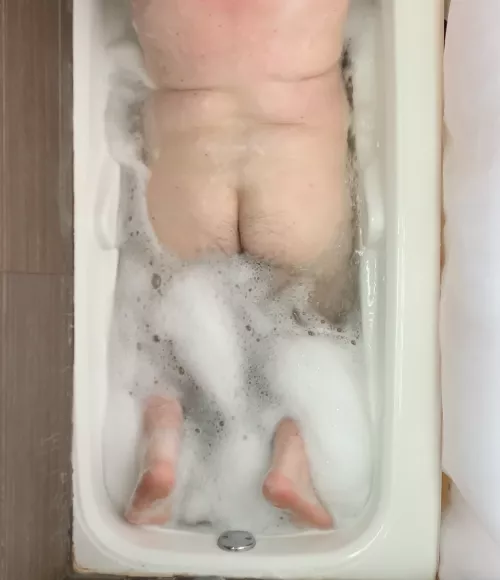 Would you pound me in the bathtub? 🛁 Full video in bio! 🍑 by MarcoVinci05