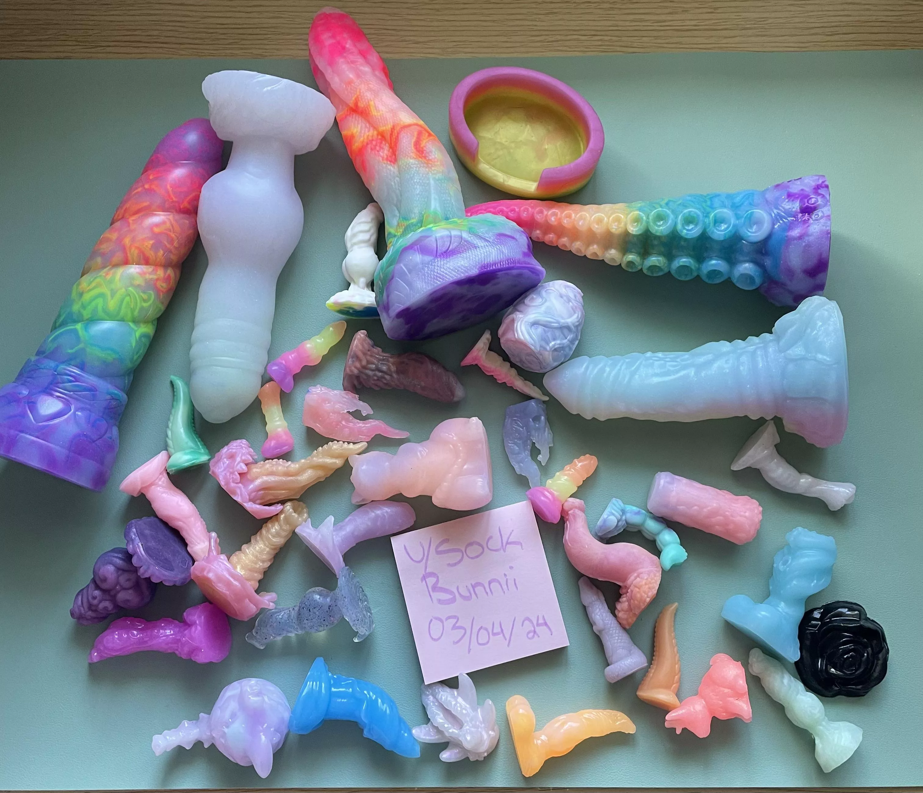 WTS - Dongs, Squishes, and teenies 💕 posted by SockBunnii