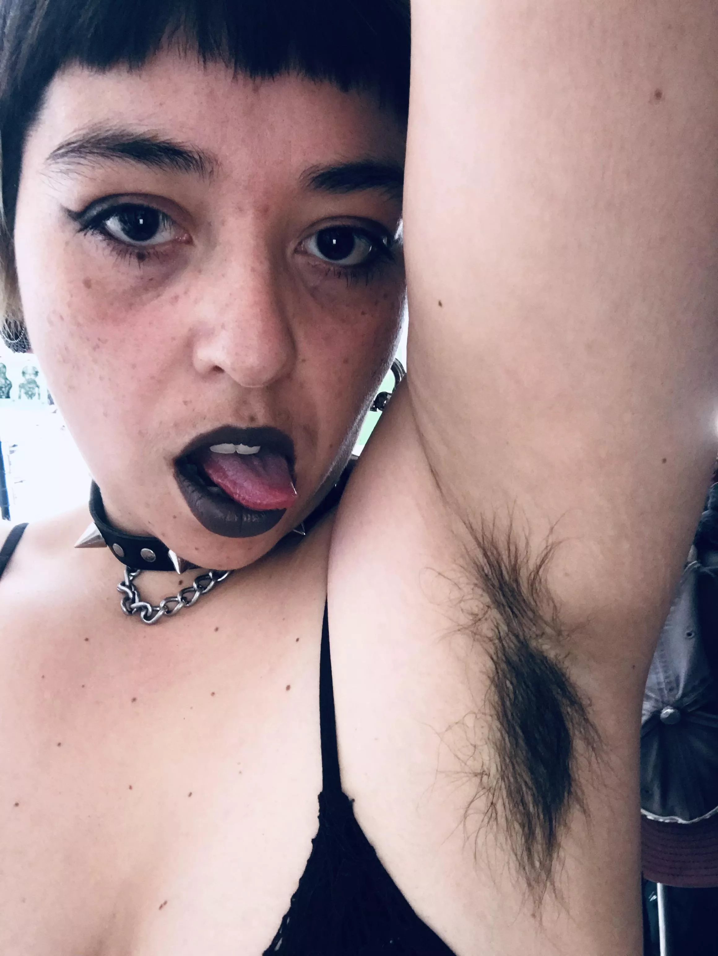 you will taste every hair of my sweaty armpit 👅💦💋 posted by MISTRESS-FIRE