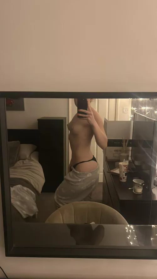 18f uk by Jess-the-homewrecker