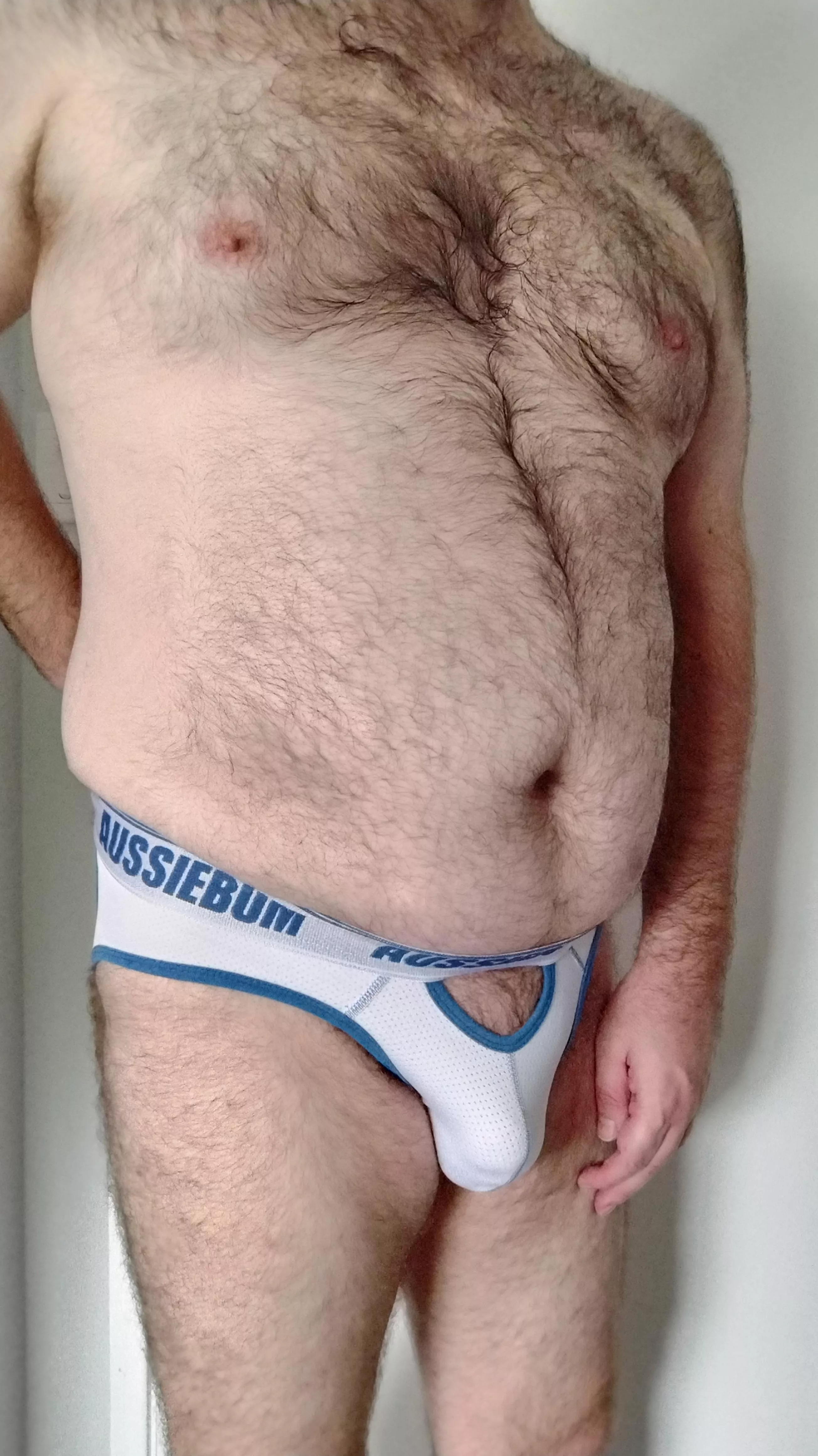 42 Just back from a walk in the rain. DMs open boys.  posted by th1rstyb0y