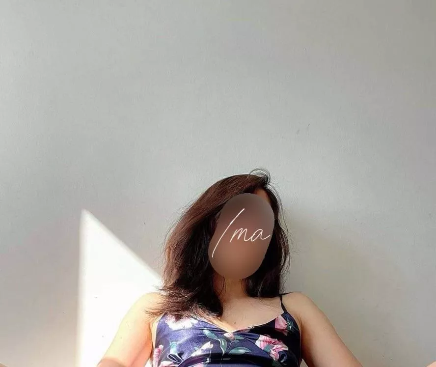 Blurry [f]ace… posted by imapsssst