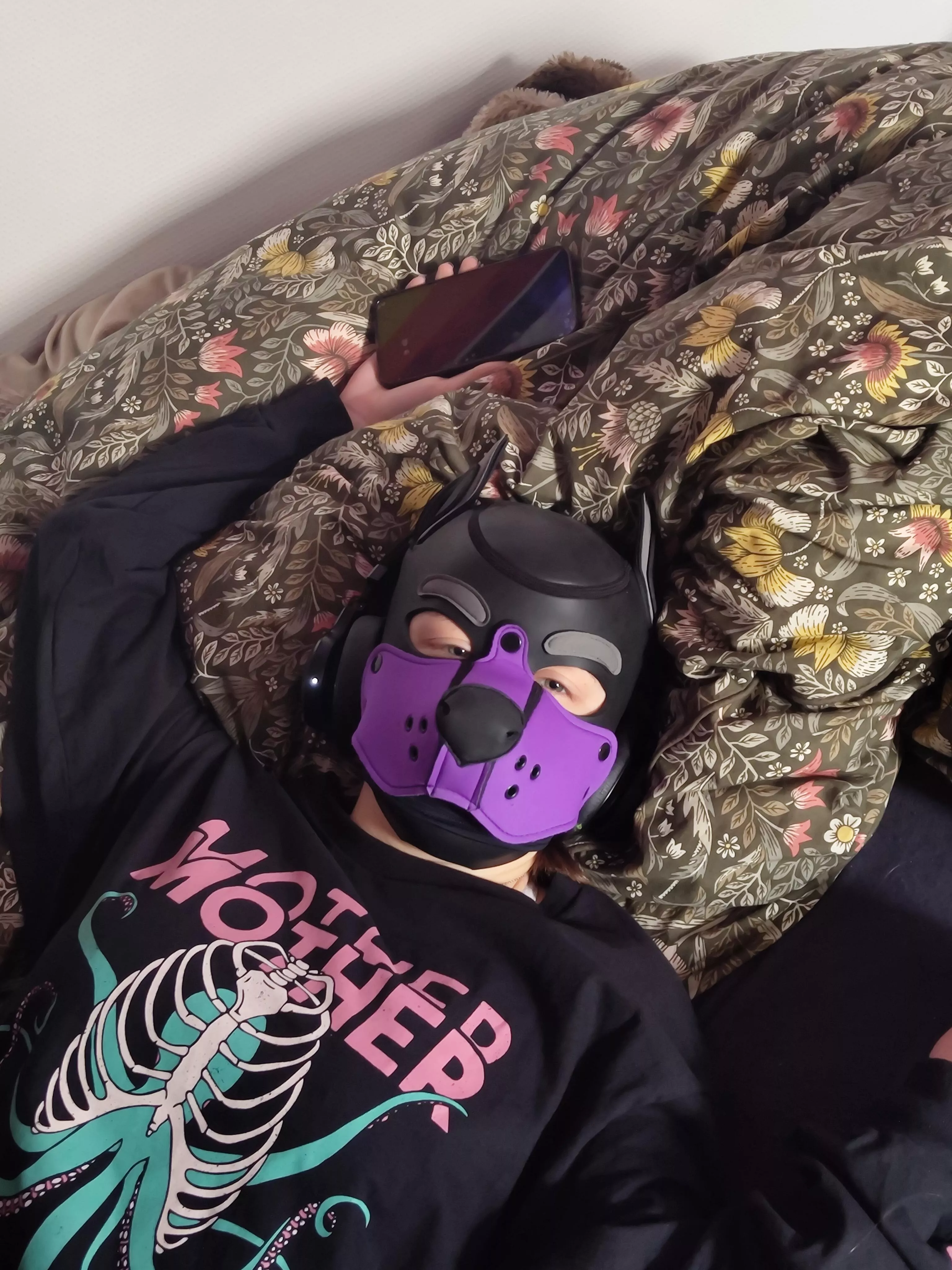 Chilling and listening to music 🐾♥️ posted by Odd-Needleworker-775