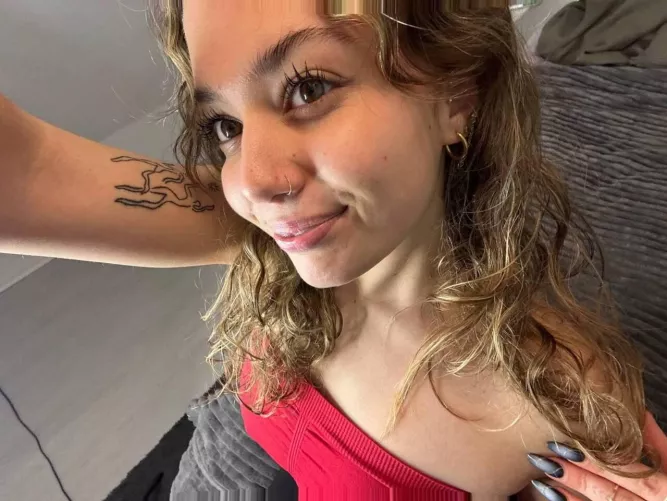 crop tops are comfyyyy by moodybdale