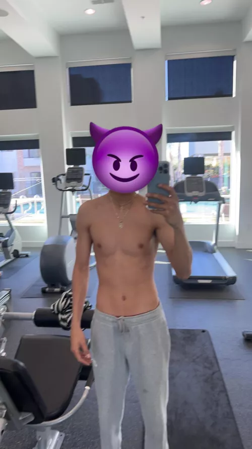 Free ballin at the gym 😈 by DramaticAd1482