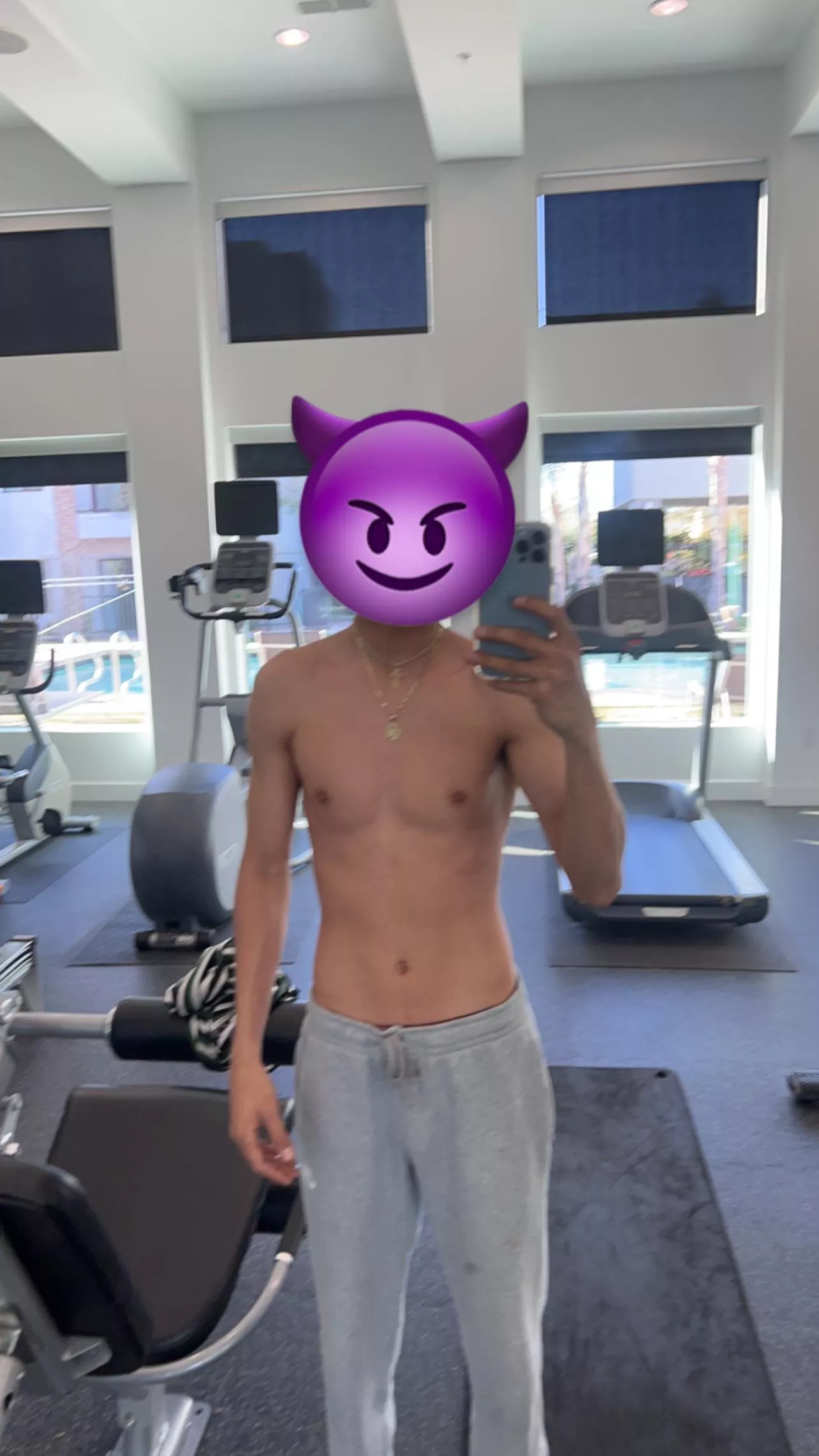 Free ballin at the gym 😈 posted by DramaticAd1482