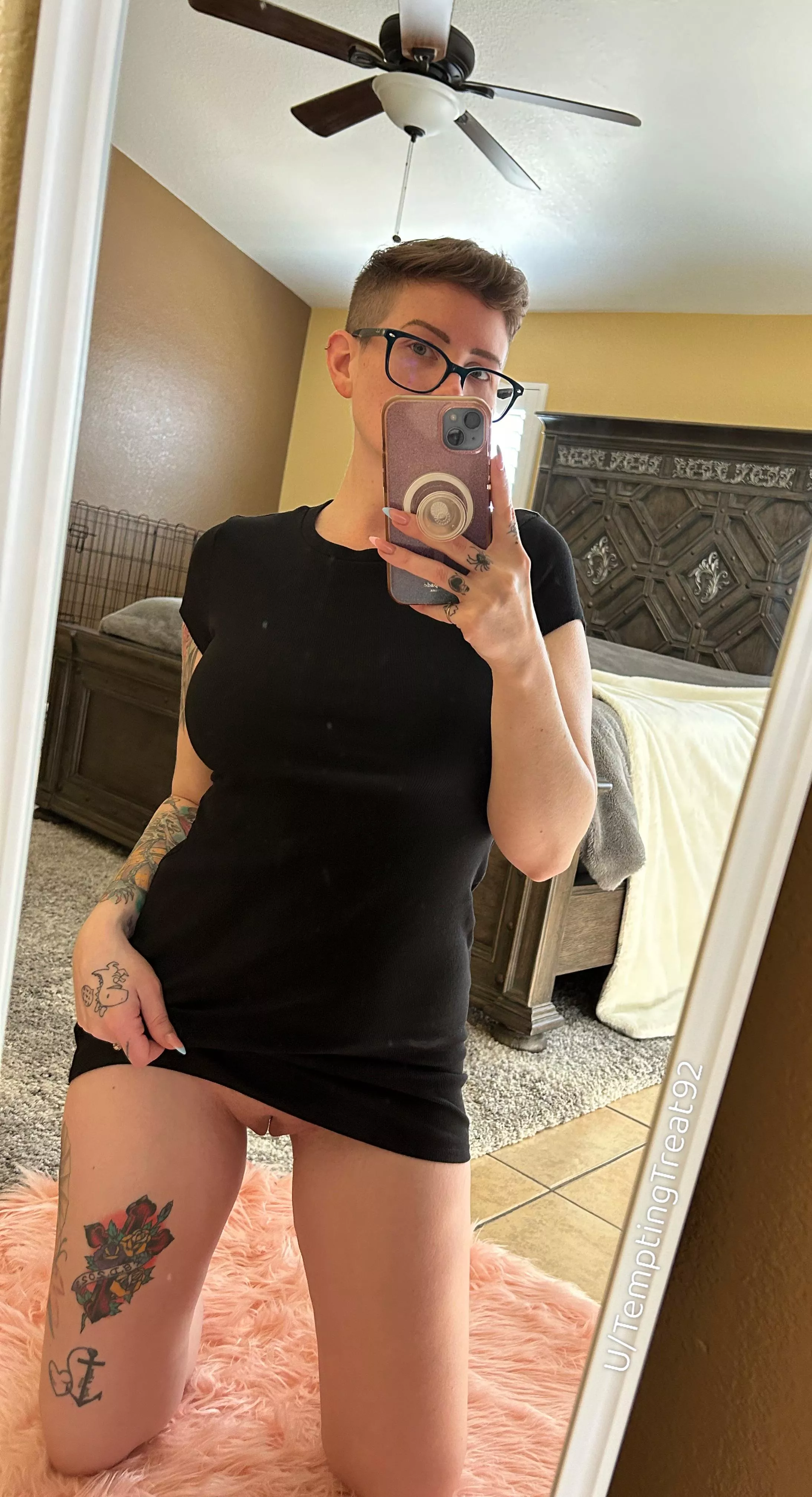 Fridays are for flashing  posted by TemptingTreat92