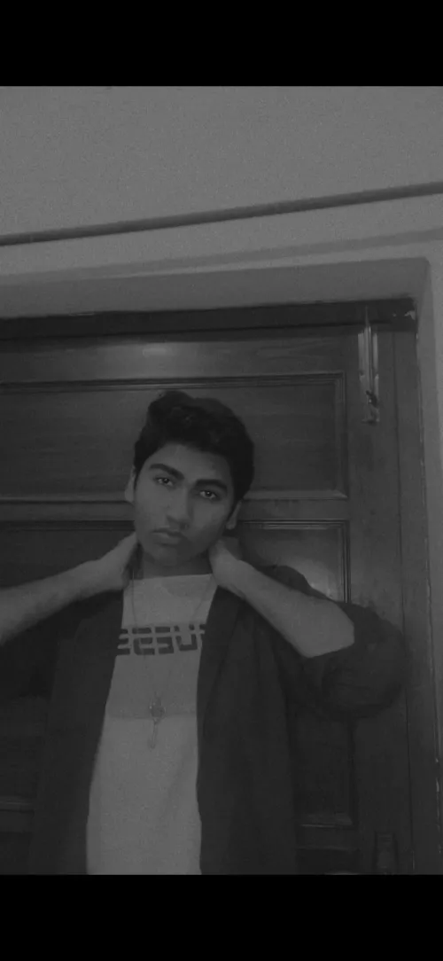 Hey wassup 18 bottom here by asjad8699