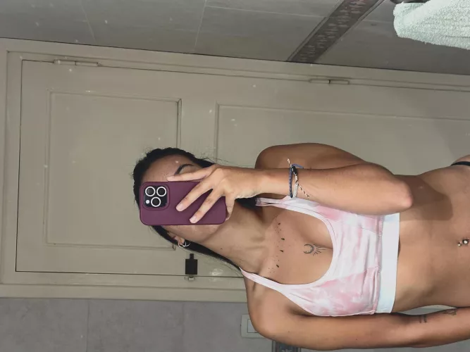  Hole wants cock, any suggestions?  by mominkhalid9