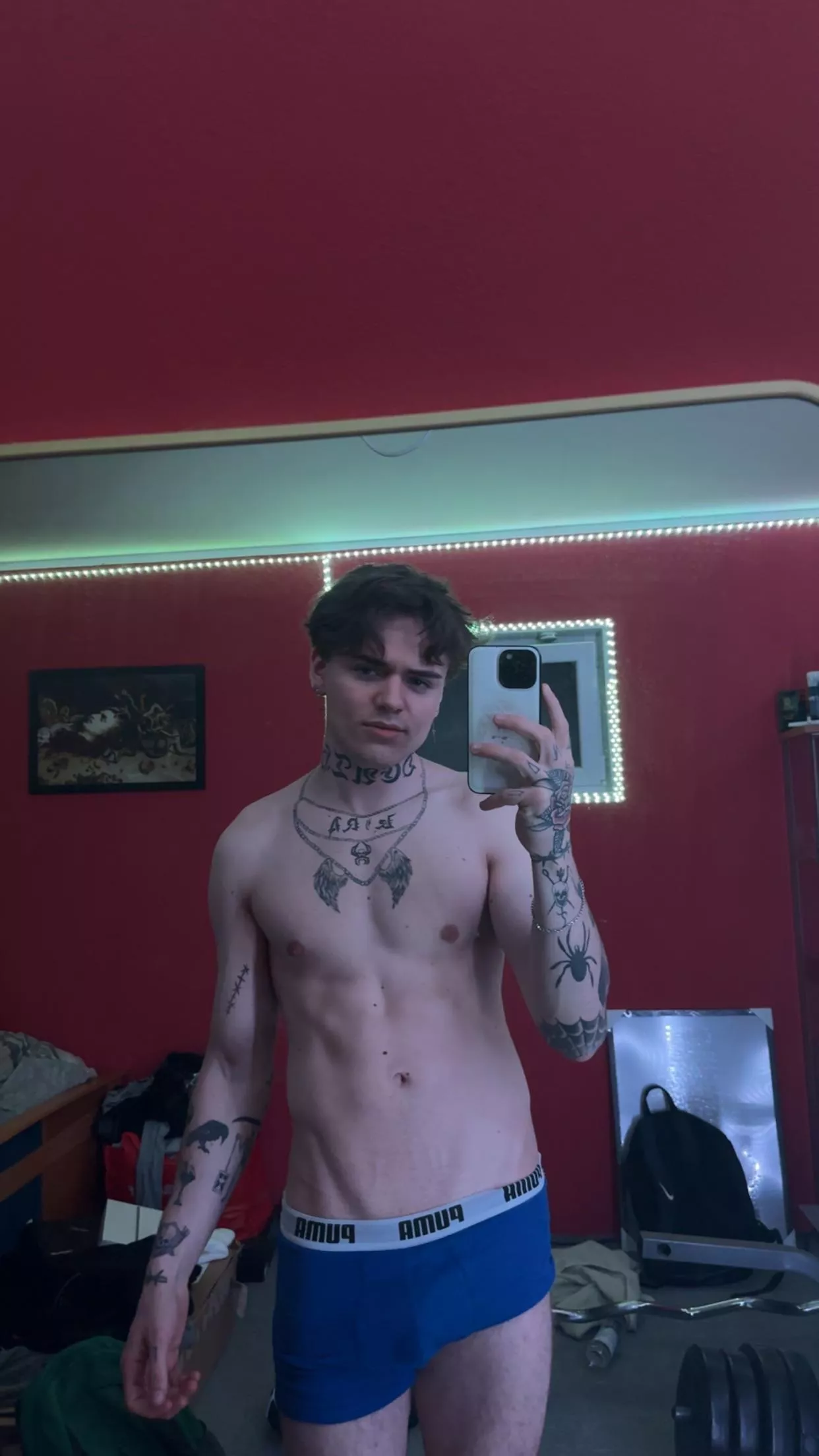 how do you like my V ?😈 posted by imraezify