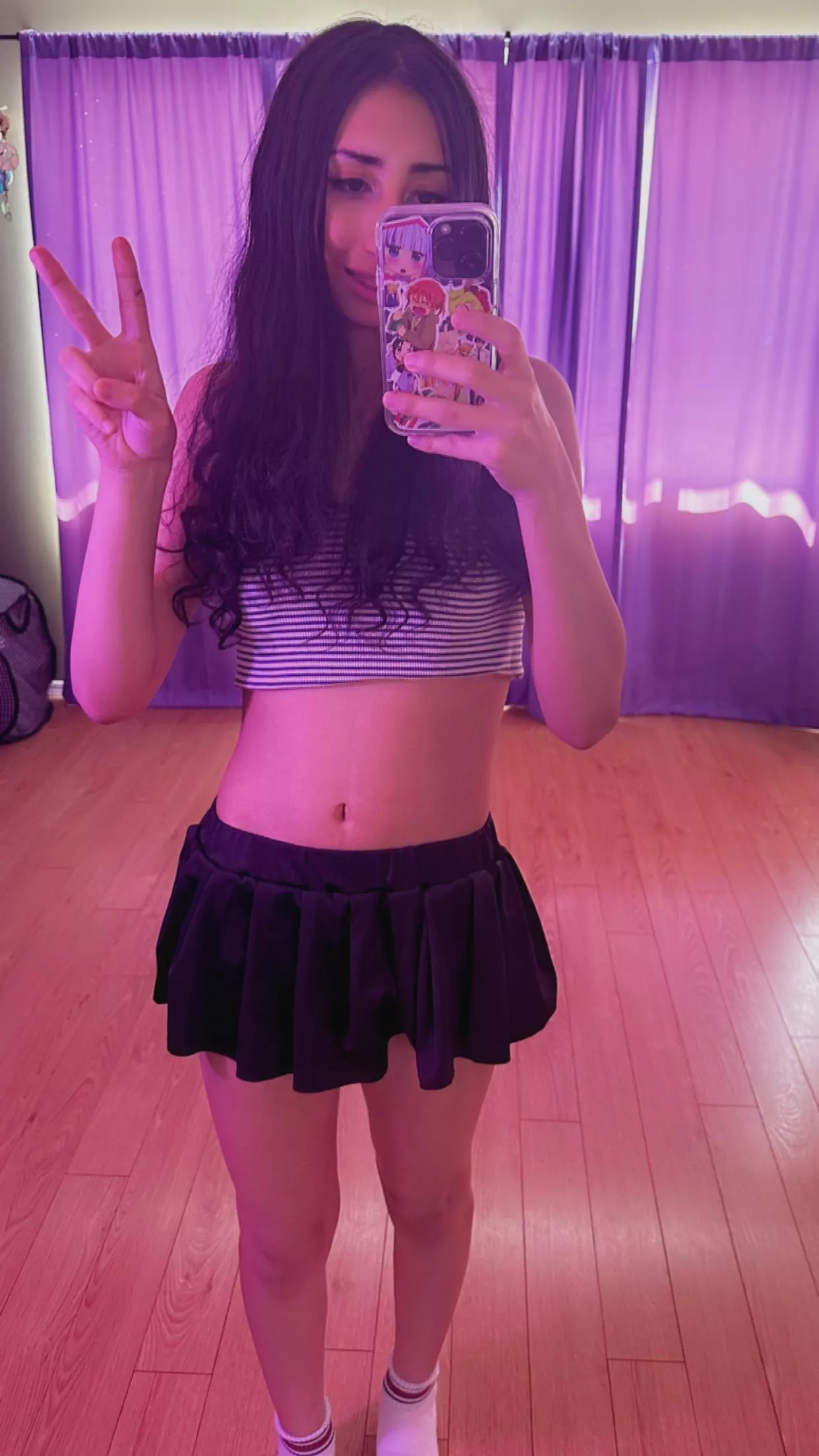 I don't have a cropped top, so I just folded this t-shirt 😜 posted by lolapazdelmar