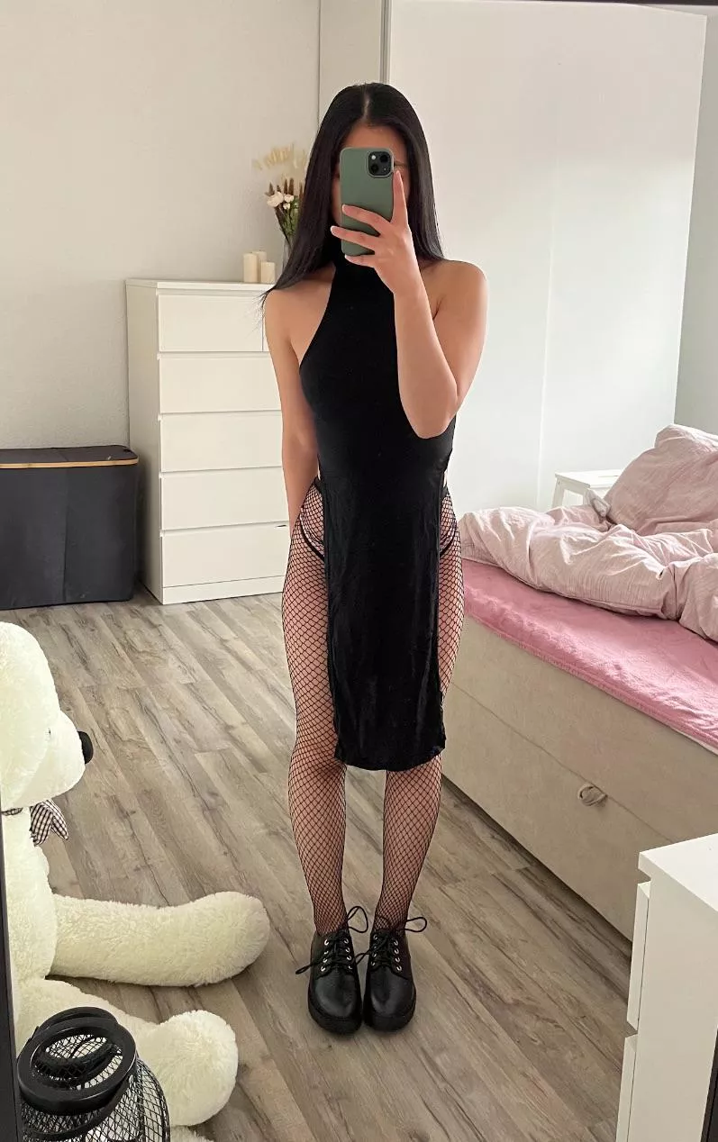 If I open your the door like that, what would u do?👉🏻👈🏻 posted by Sad_Bat6485