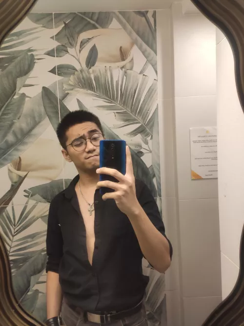 I'm gonna cook dinner instead today. So here's mirror selfie from ~2 week ago instead. 🫣 by VersaVers