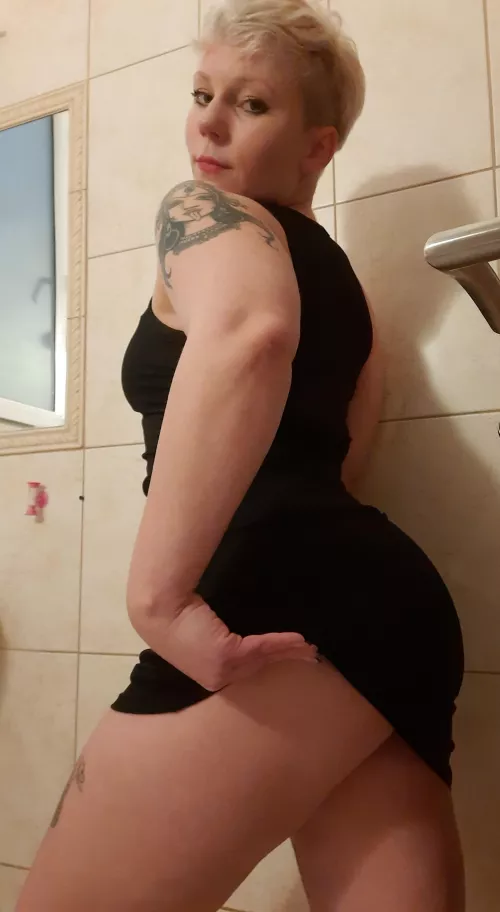 In a naughty mood by Turbulent_Rip_9542