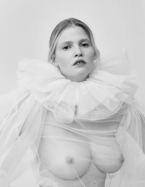 Lara Stone by J3ndelowde