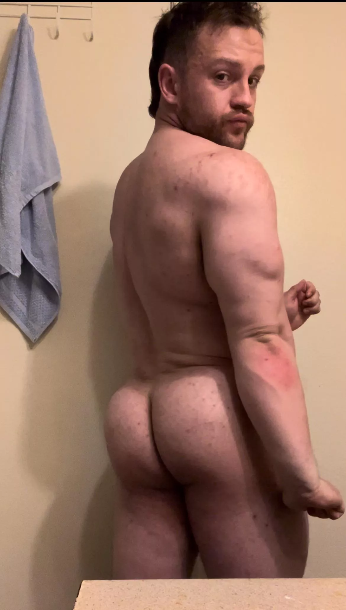 Love what the hard leg days are doing posted by Musclestud101