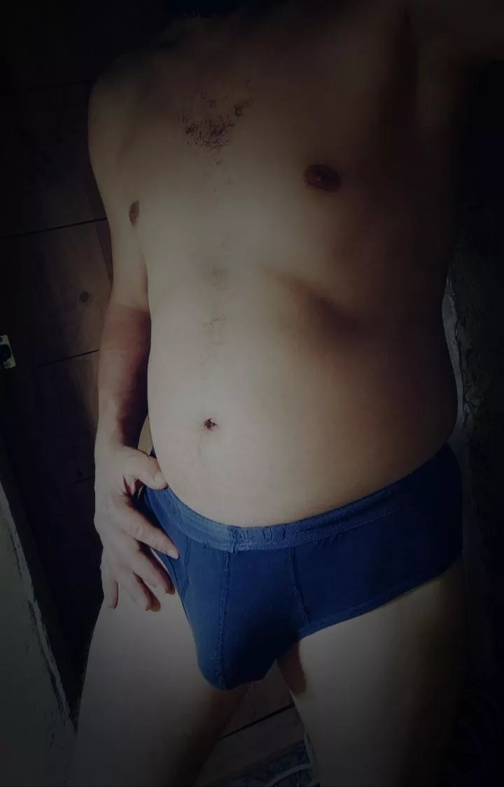 navy blue posted by mert3914