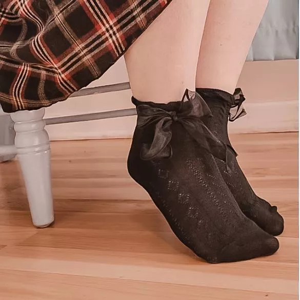 New to reddit and love to wear cute socks! [F] posted by smooshyfoot