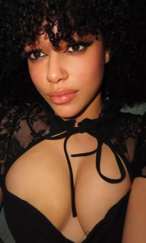 nude lipstick 😚 by Samiraxoxodarky