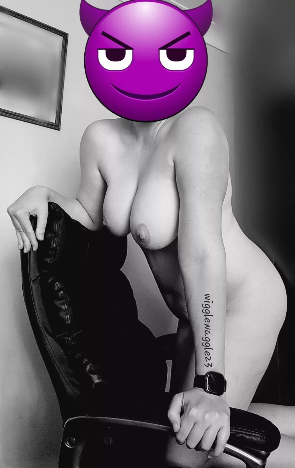 Rainy days sure do suck but not as good as this secretary posted by wigglewaggle23