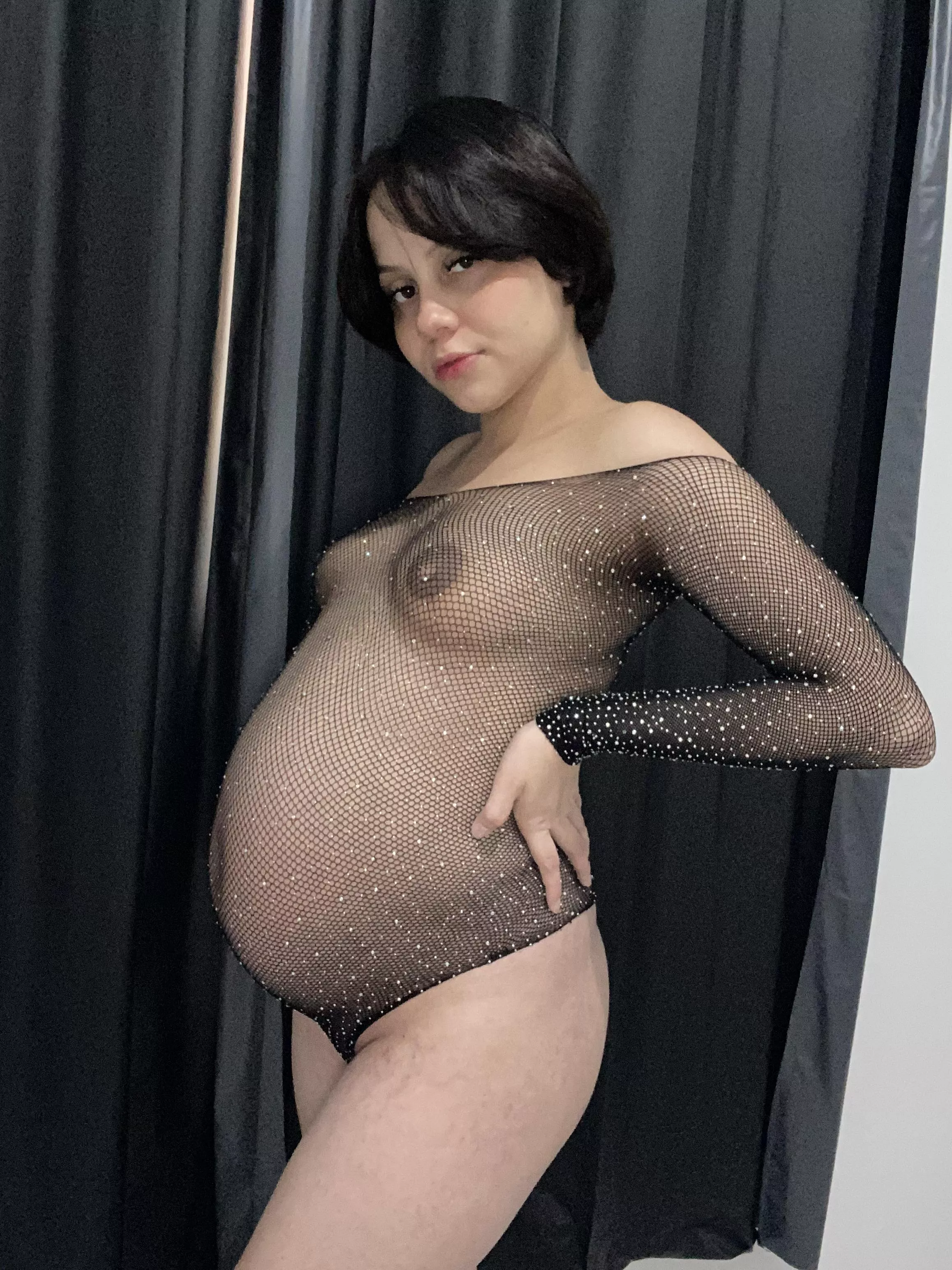 Raise your hand if you've ever slept with a pregnant girl and loved it. posted by Baby_melyr