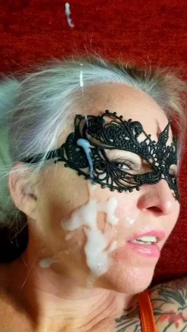 Ready to make out.. posted by Annika_sky_1977