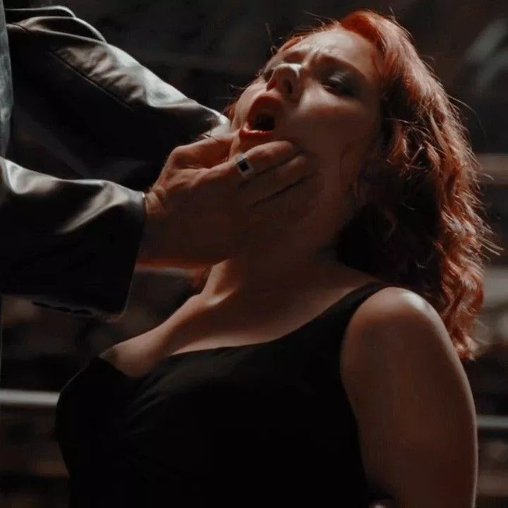 Scarlett Johansson posted by J3ndelowde