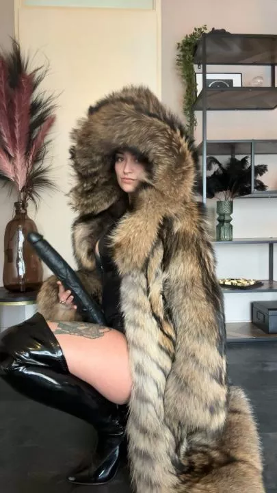 Seeing Me in My furcoat is the blessing you needed today 😈 posted by Betas_Breaker