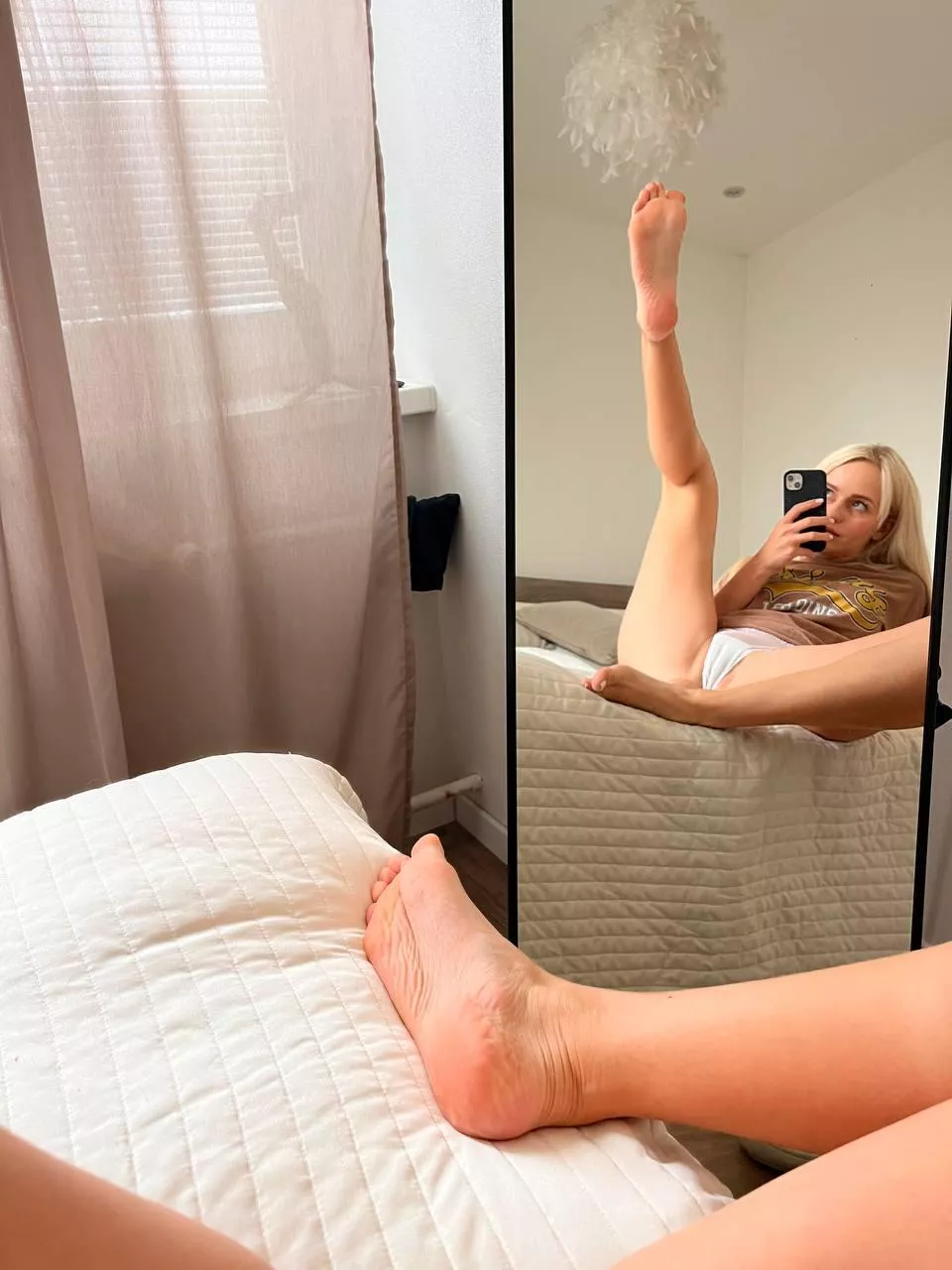 Start on the right foot, continue on the left foot👣👅 [OC] posted by TheReroThatGotDonut