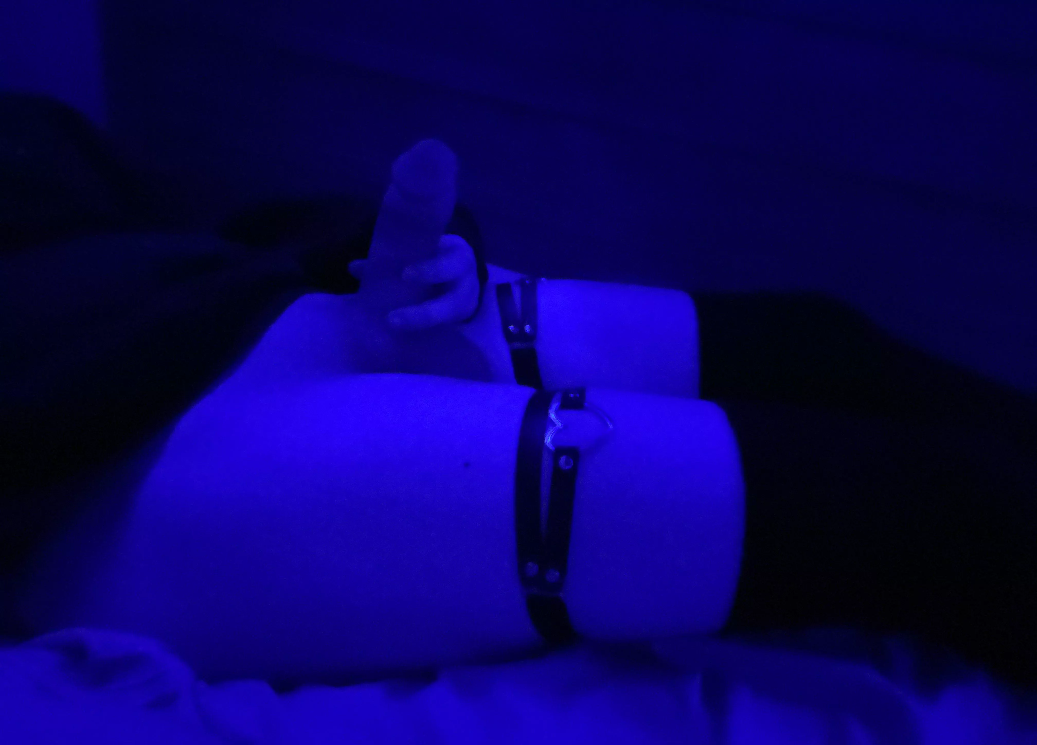 suck or fuck? 🤤 posted by rorieafterdark