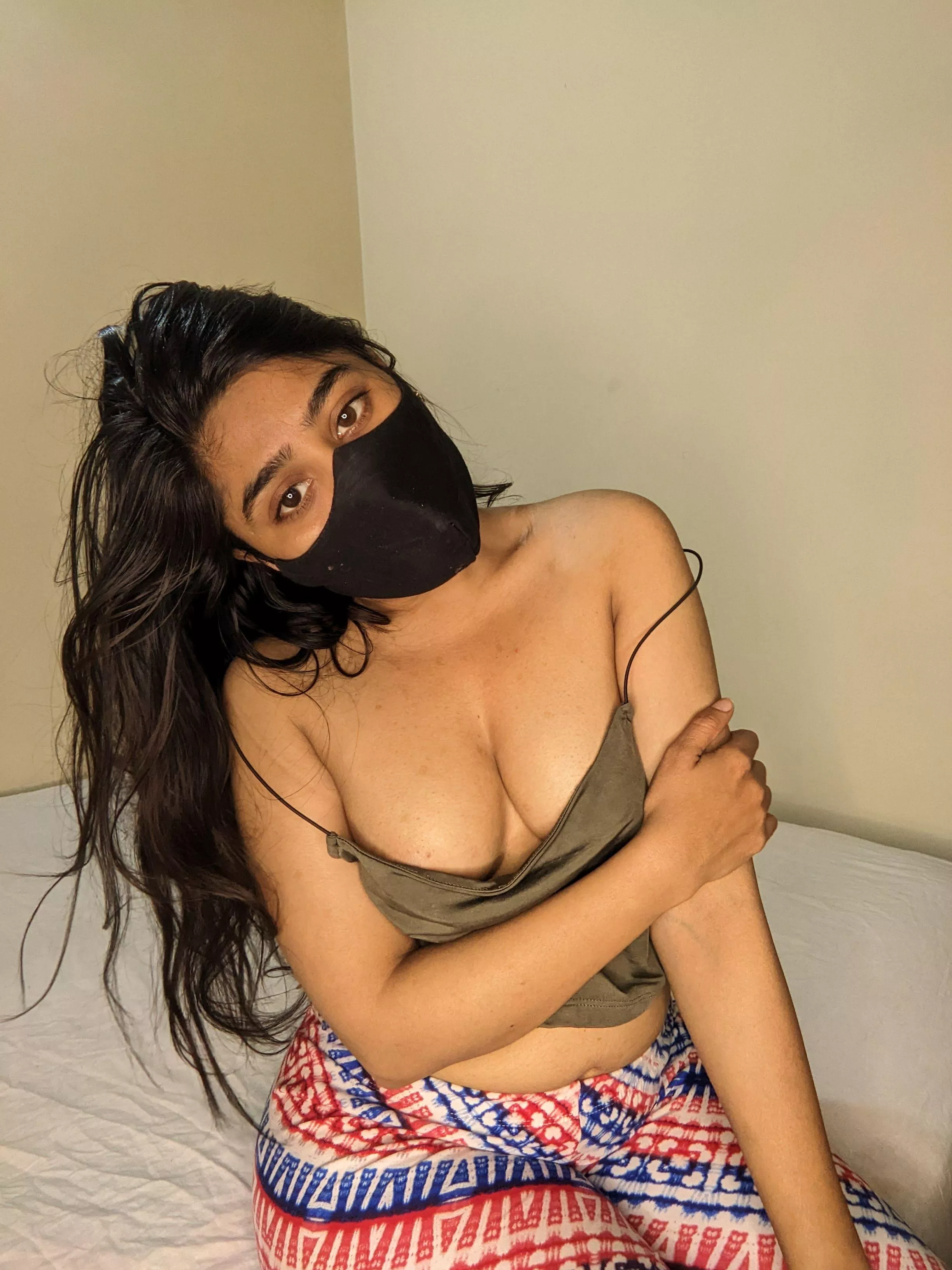 This is how I wait on my bed for you on our first date posted by CheesyEeasy