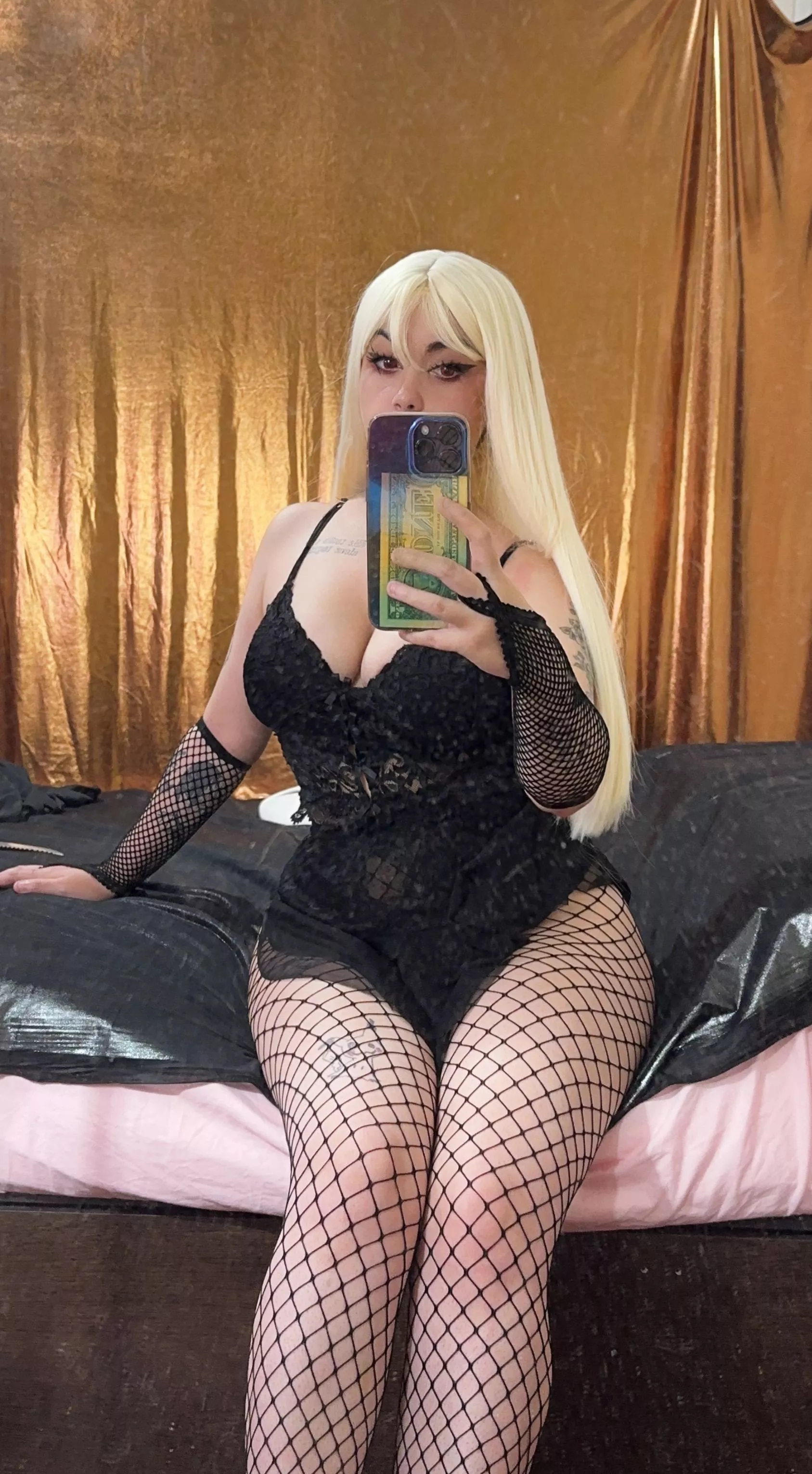 Use my thighs as ear muffs posted by MimitsuChanUwU