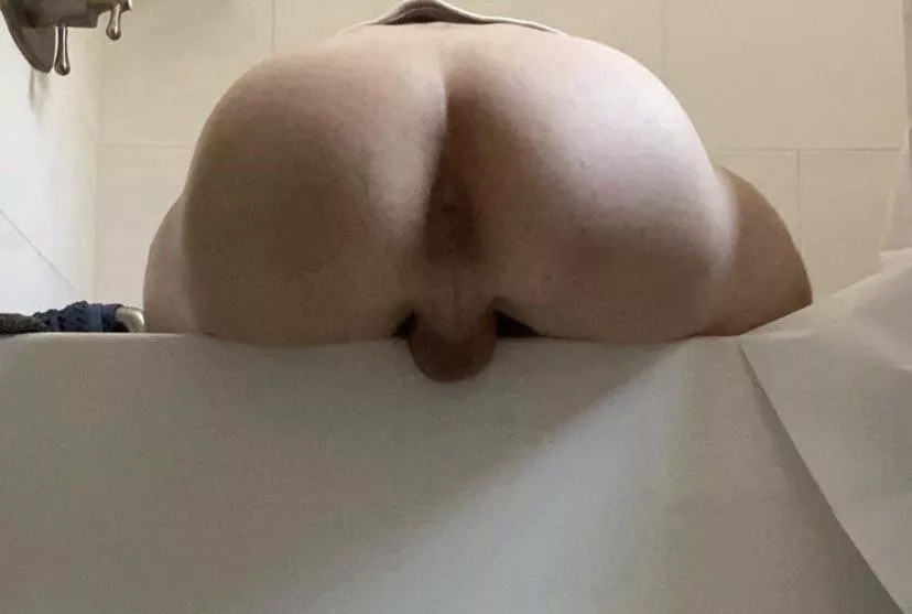 [20] imagine me tied up like this for u posted by grape45045