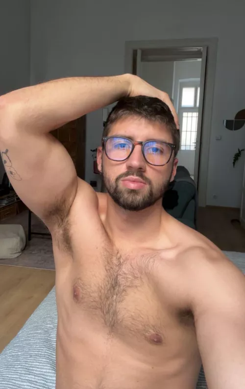 24 stud 😇 looking for a rich and generous partner to explore my gayness. Im really curious and open to try new things. Telegram: Noxian21 by Yellow_Gum_Stoner