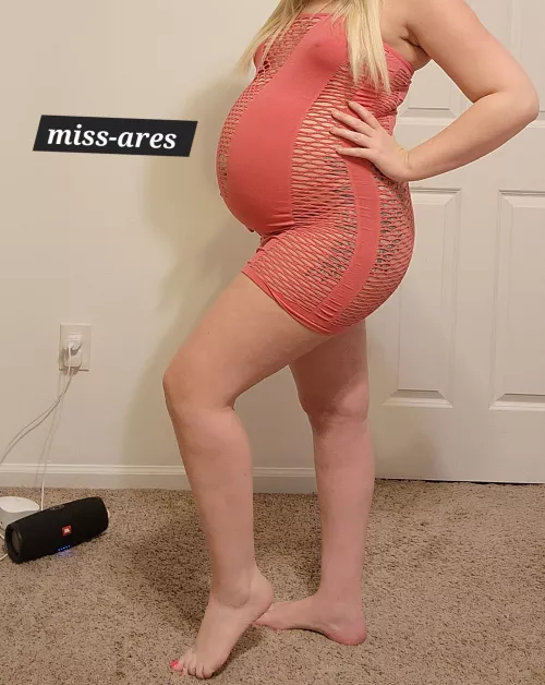 32 weeks pregnant  by missares27OF