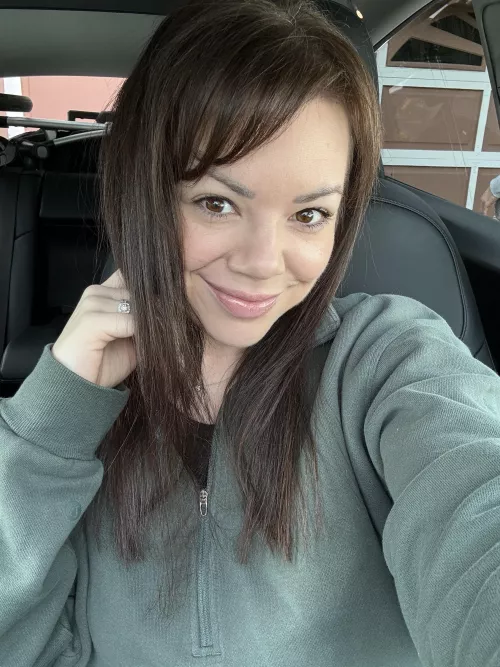 Always stealing hubby’s hoodies… by avajadeanderson