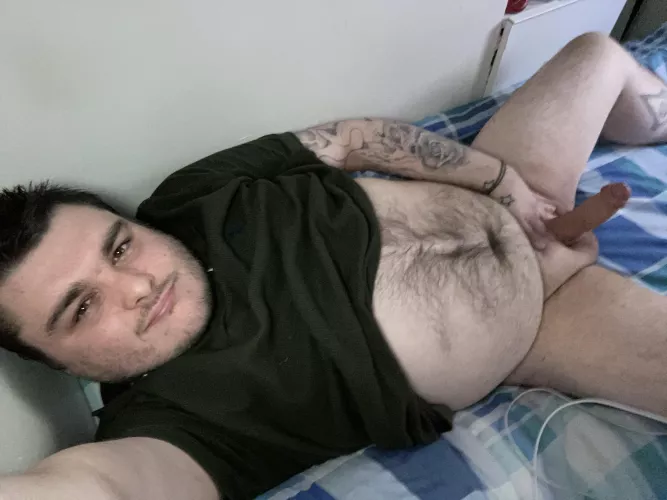 Anyone else bored, horny and alone wanna have some fun with a thicc hairy guy? by TheMVP94