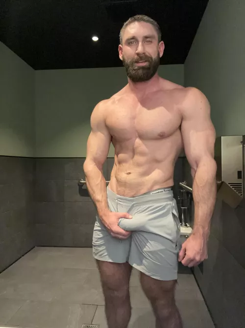 Beard is growing thick  by onlygainzsteve