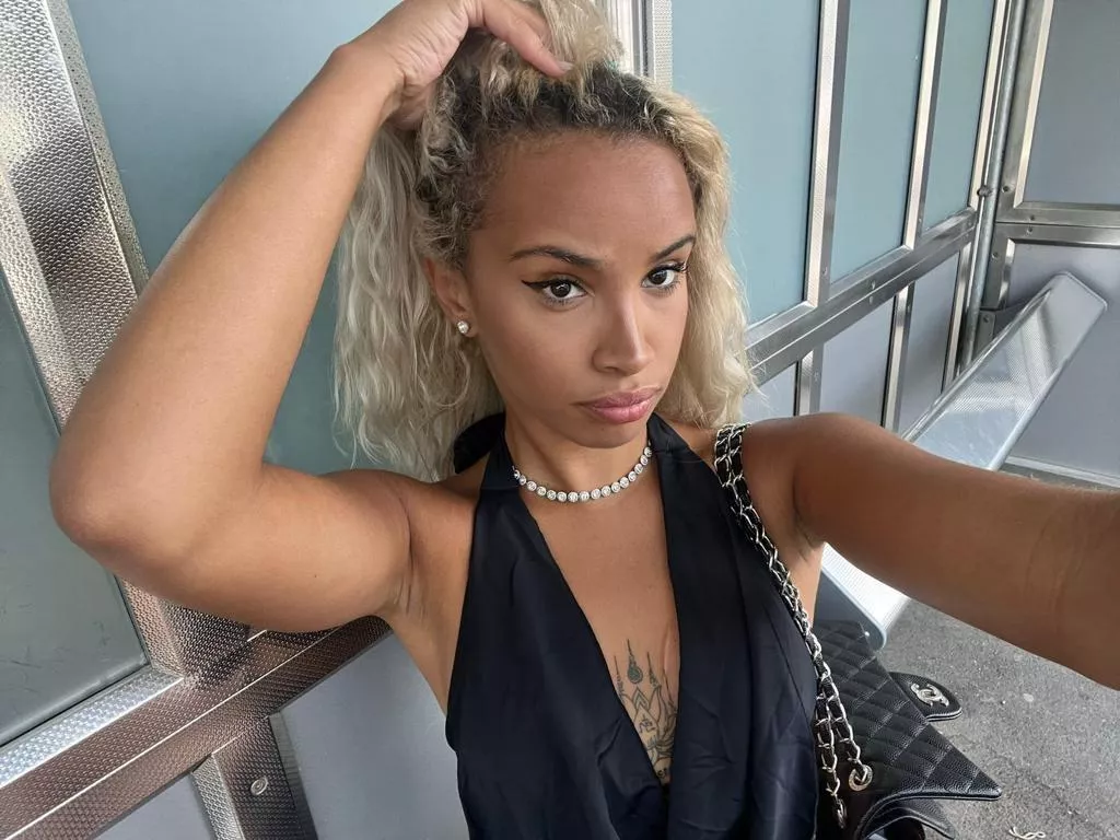 Classy vibes posted by blackangel_xxx