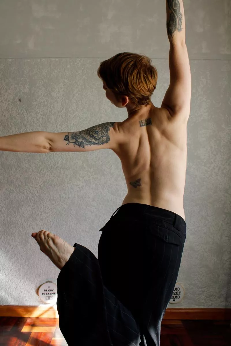 Dancing into the weekend like  posted by stretchykitten