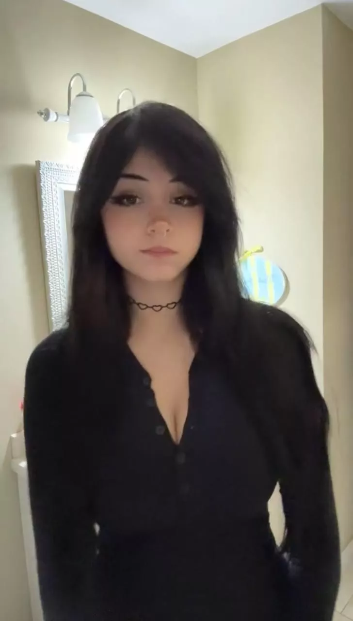 Do older men like me even tho I'm small? posted by MoljeroVoluraned6789