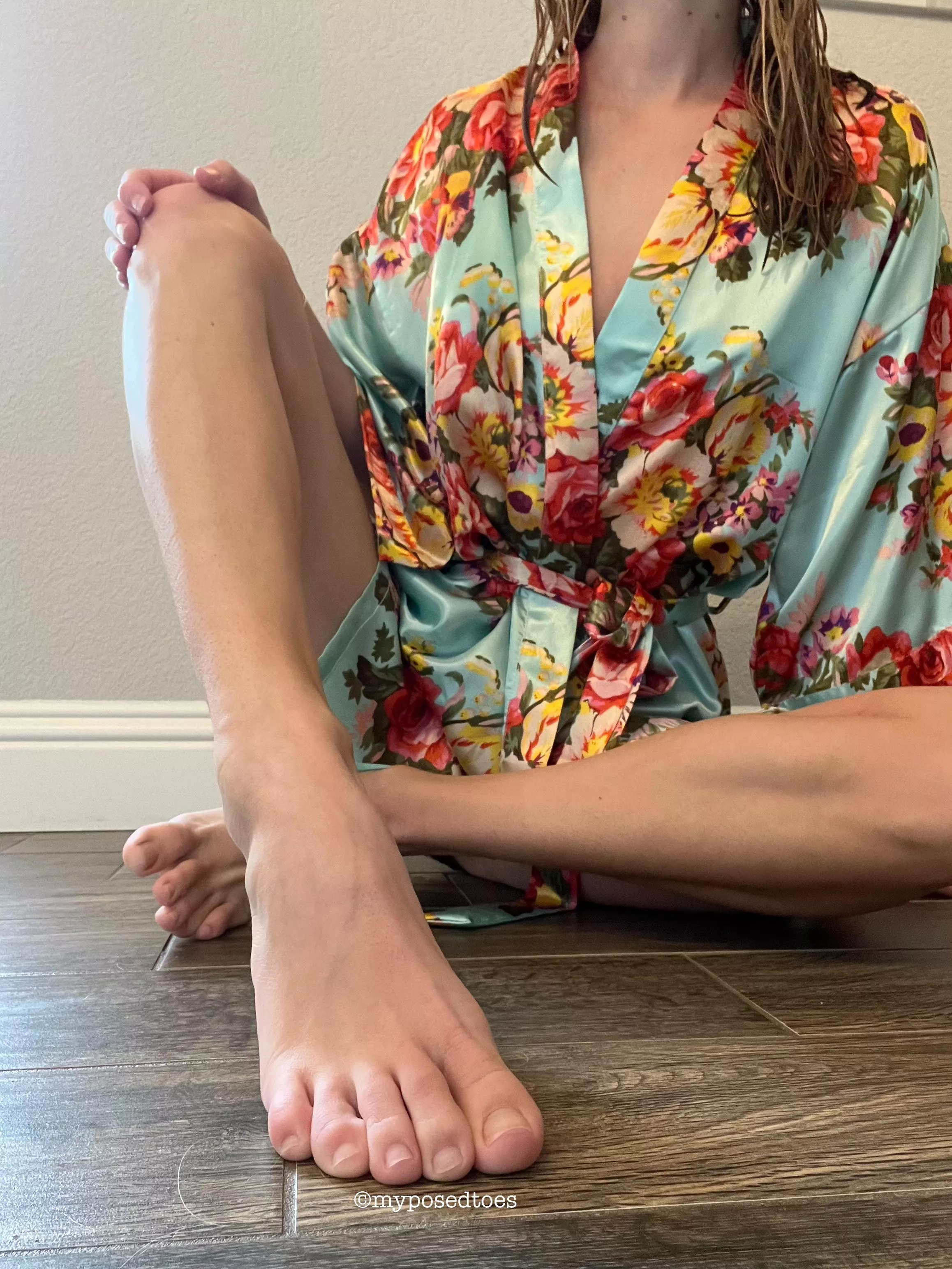 Do you want my natural toes in your mouth or on your cock? 😘 posted by myposedtoes