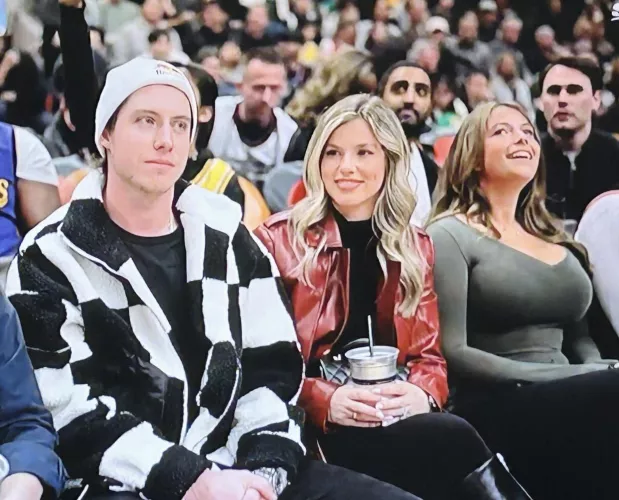 Don’t Look Over  by DiamondStalker