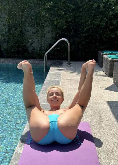 Finding the balance point by RoyalSexyLioness